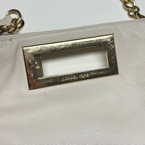 Michael Kors Berkley Medium Messenger – White Leather - Picture 5 of 14